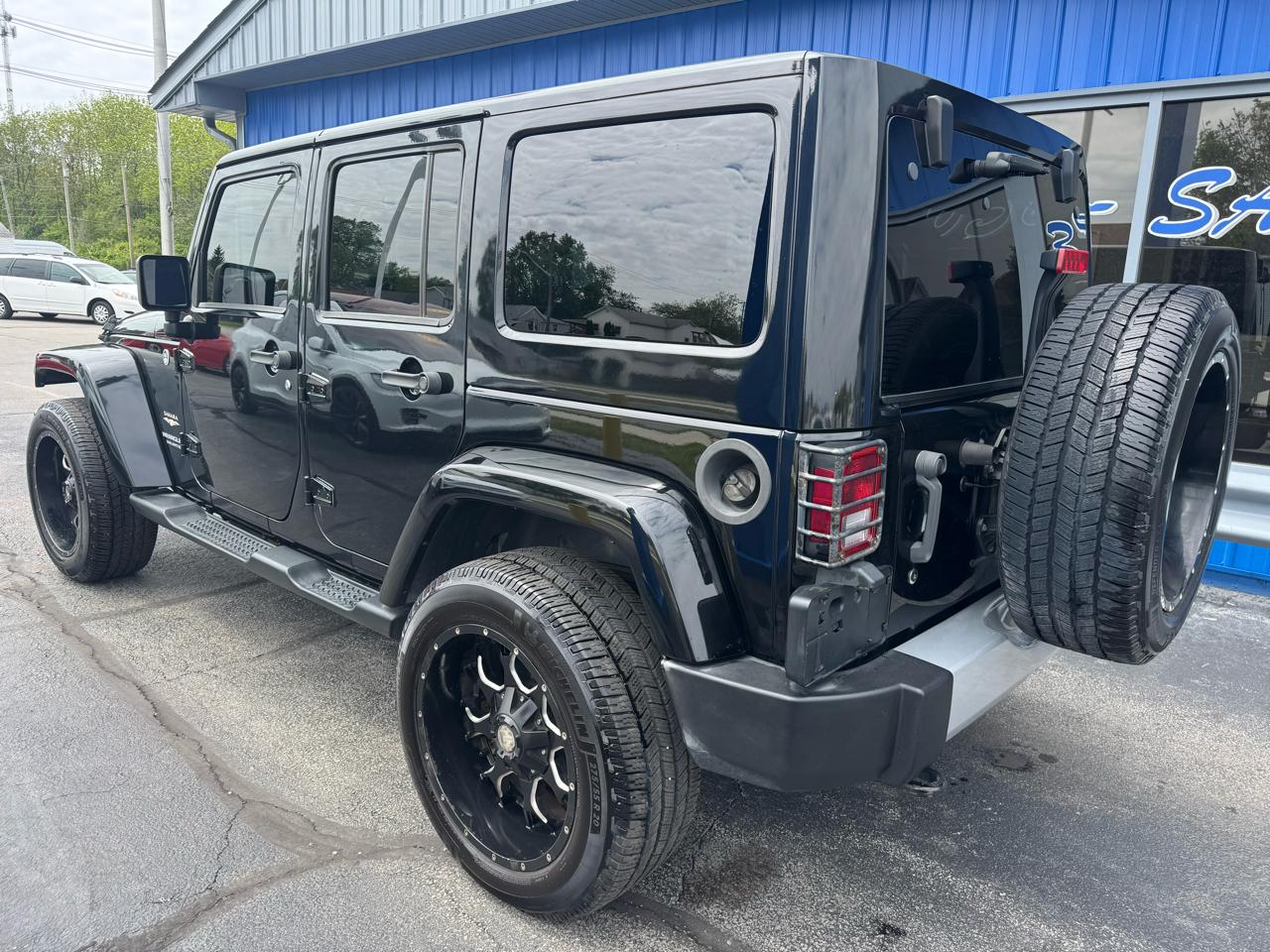 Jeep Wrangler Unlimited 4WD 4dr Sahara 2013