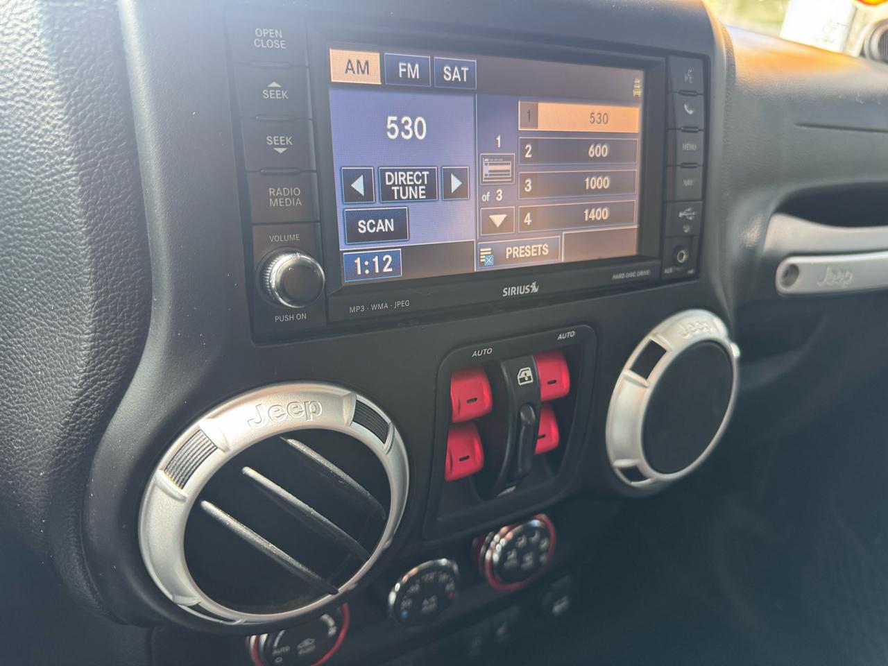 Jeep Wrangler Unlimited 4WD 4dr Sahara 2013