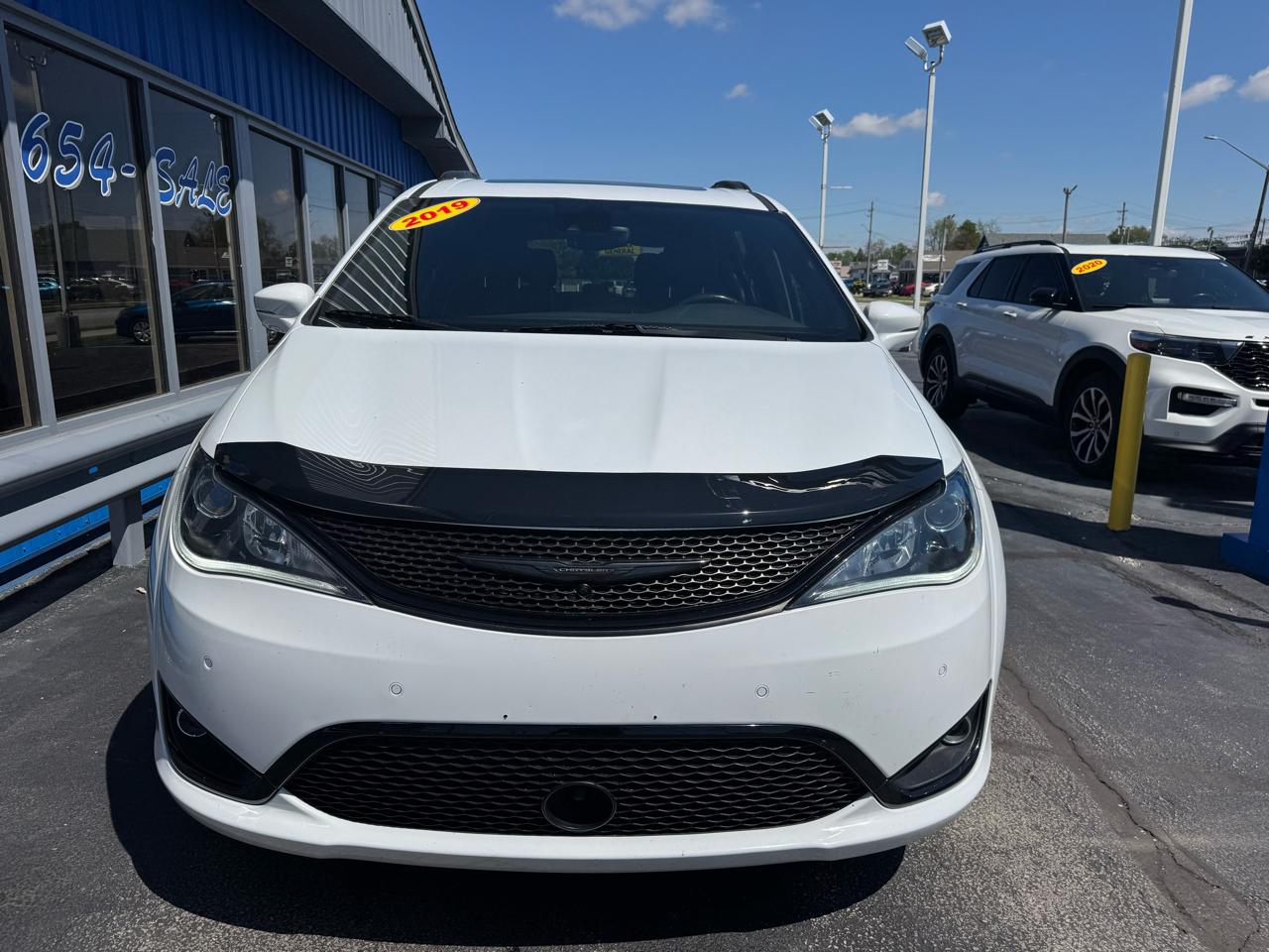 Chrysler Pacifica Limited FWD 2019