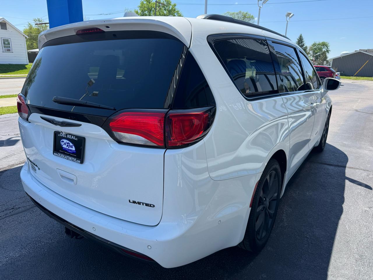Chrysler Pacifica Limited FWD 2019