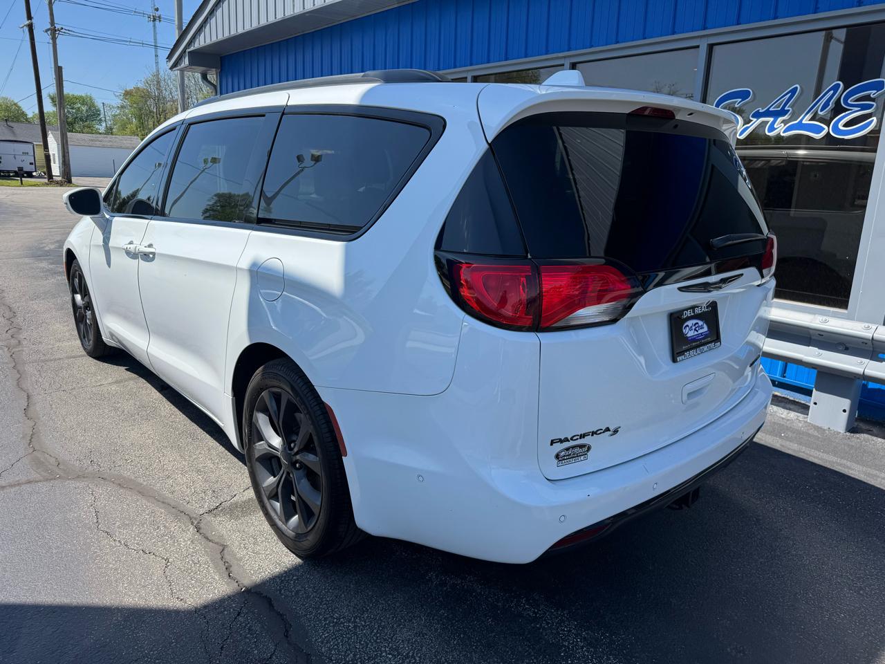 Chrysler Pacifica Limited FWD 2019