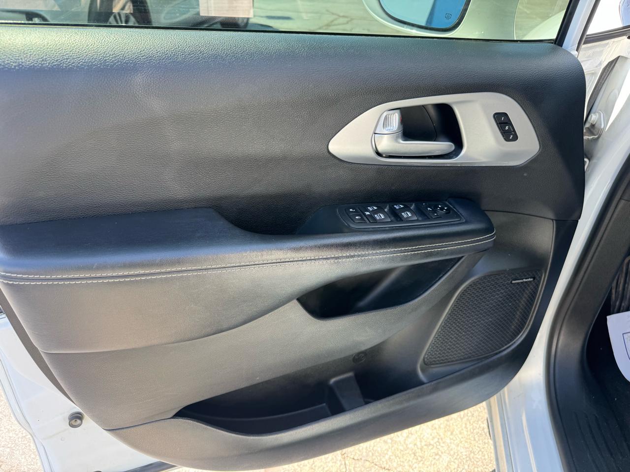 Chrysler Pacifica Limited FWD 2019