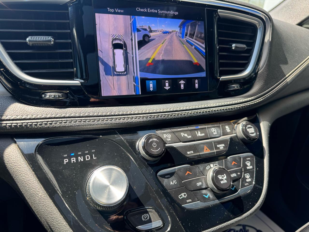Chrysler Pacifica Limited FWD 2019
