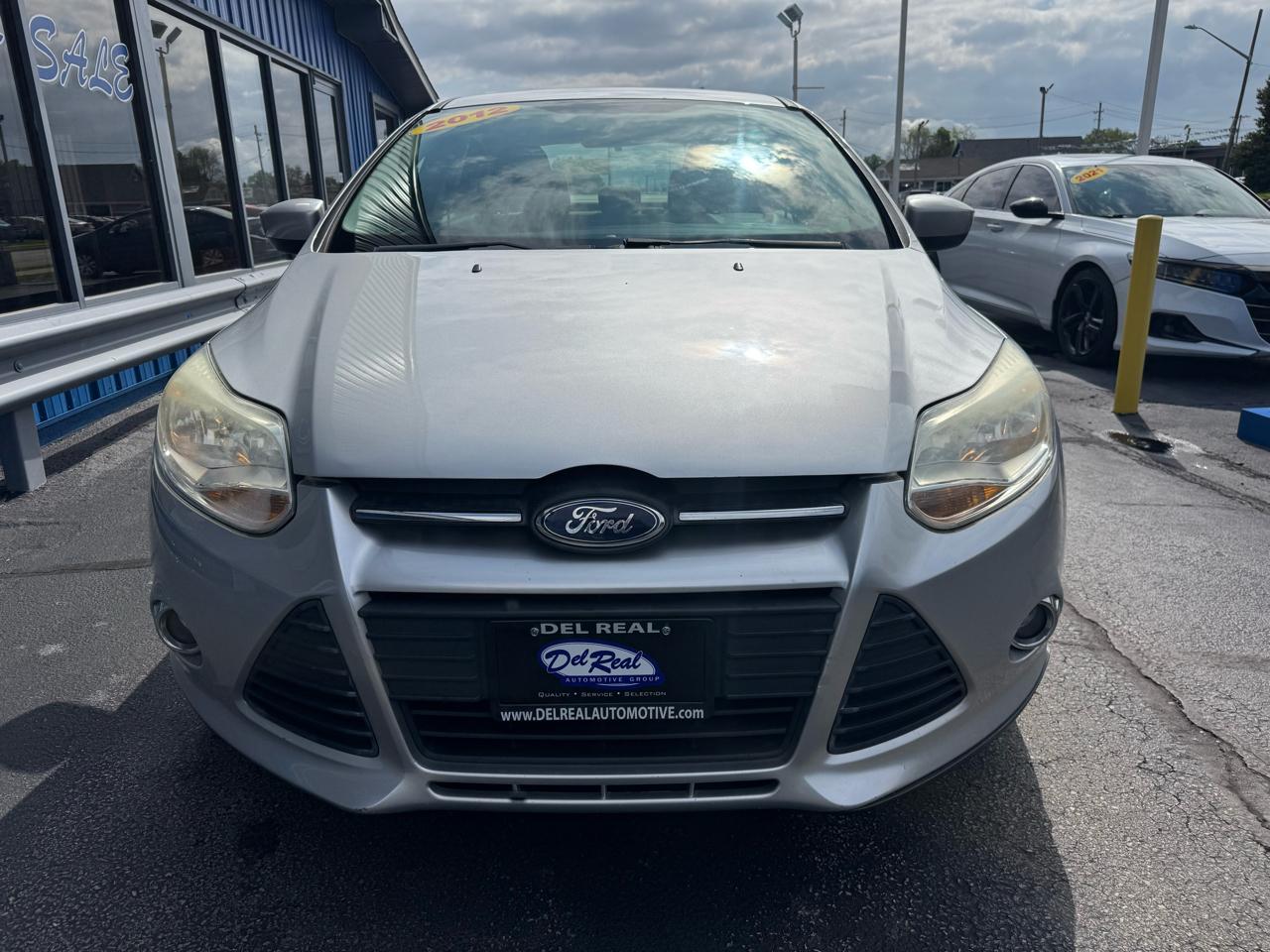 Ford Focus 4dr Sdn SE 2012