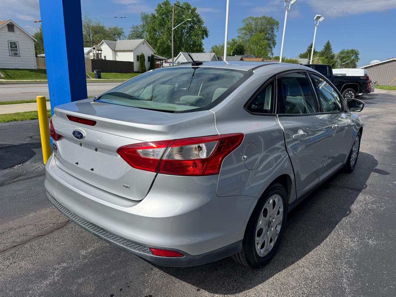 Ford Focus 4dr Sdn SE 2012