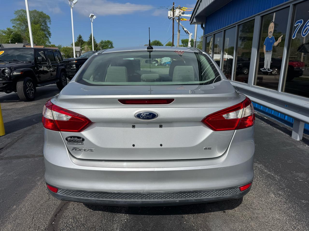 Ford Focus 4dr Sdn SE 2012