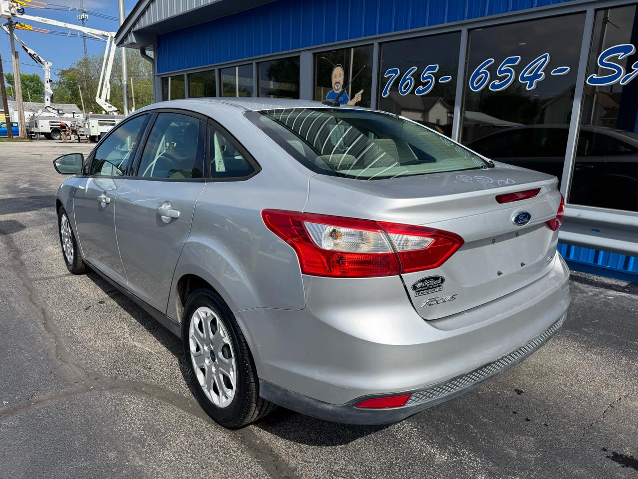 Ford Focus 4dr Sdn SE 2012