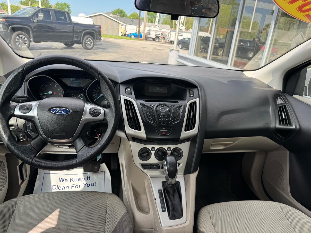 Ford Focus 4dr Sdn SE 2012