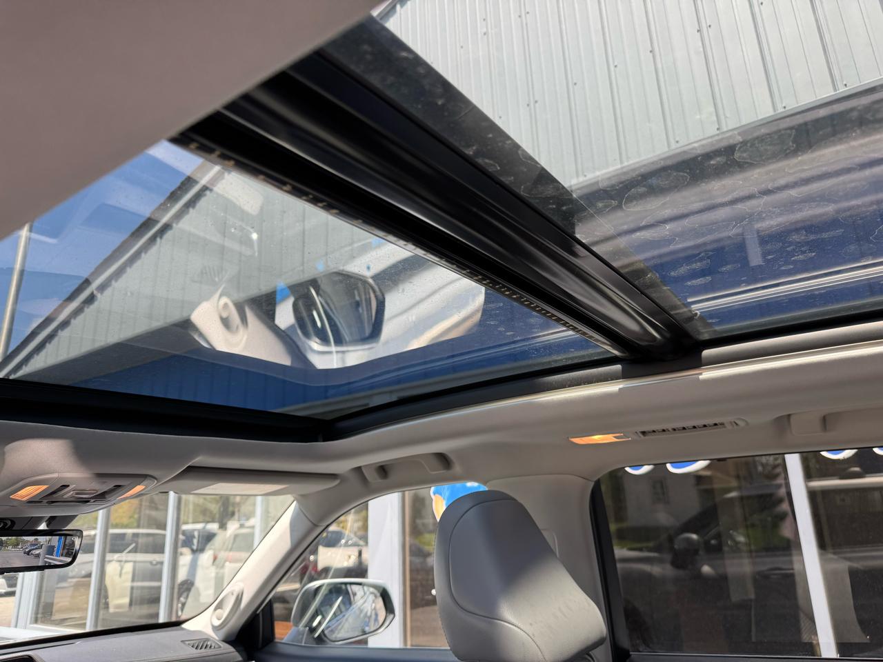 Toyota Highlander Hybrid Platinum AWD (Natl) 2021