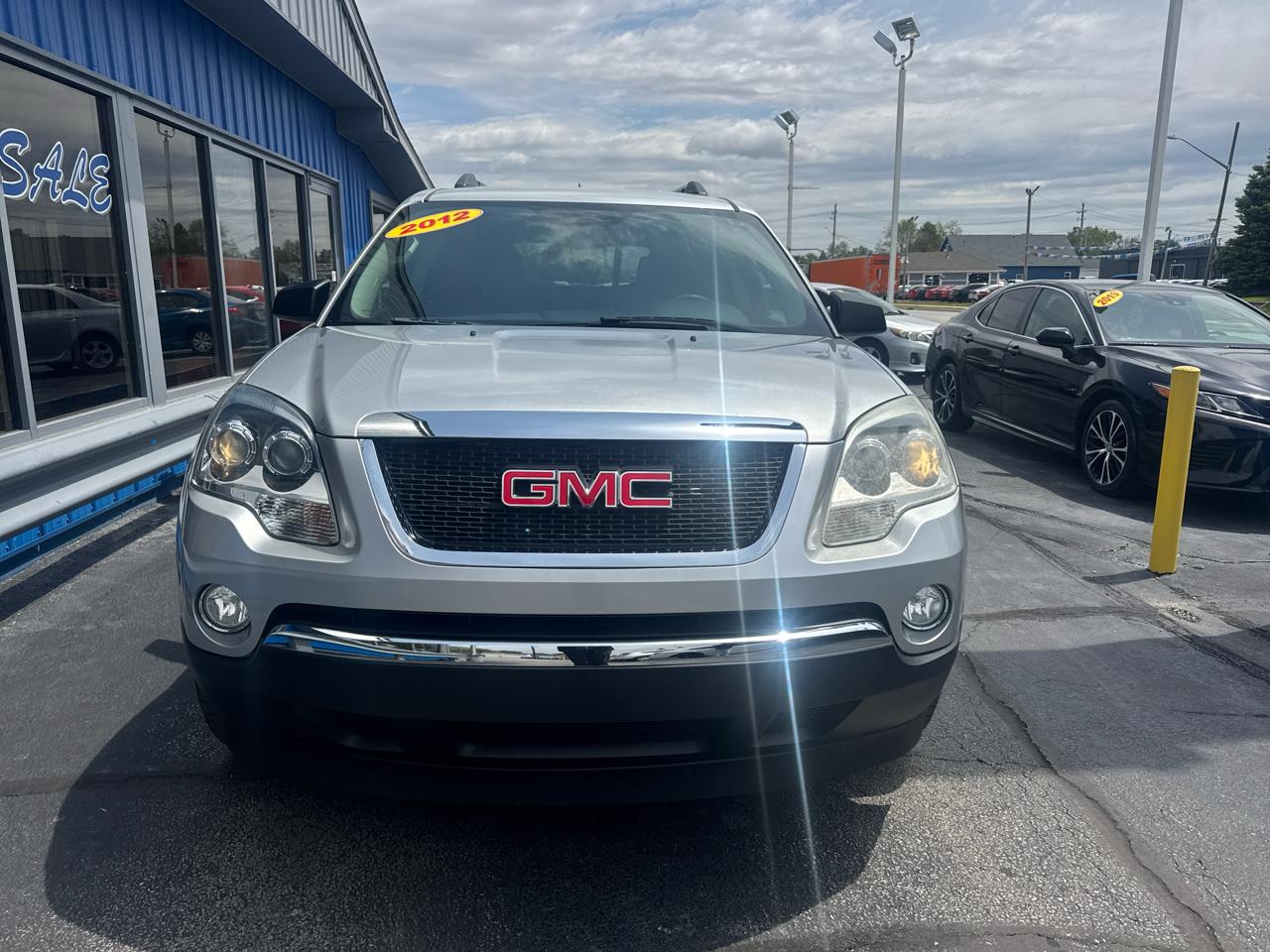 GMC Acadia FWD 4dr SLE 2012