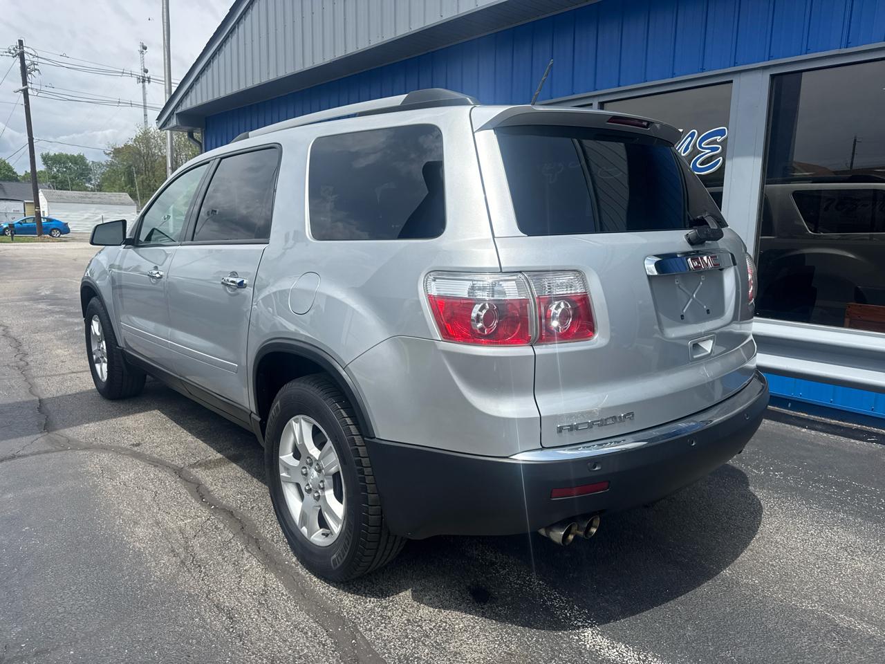 GMC Acadia FWD 4dr SLE 2012