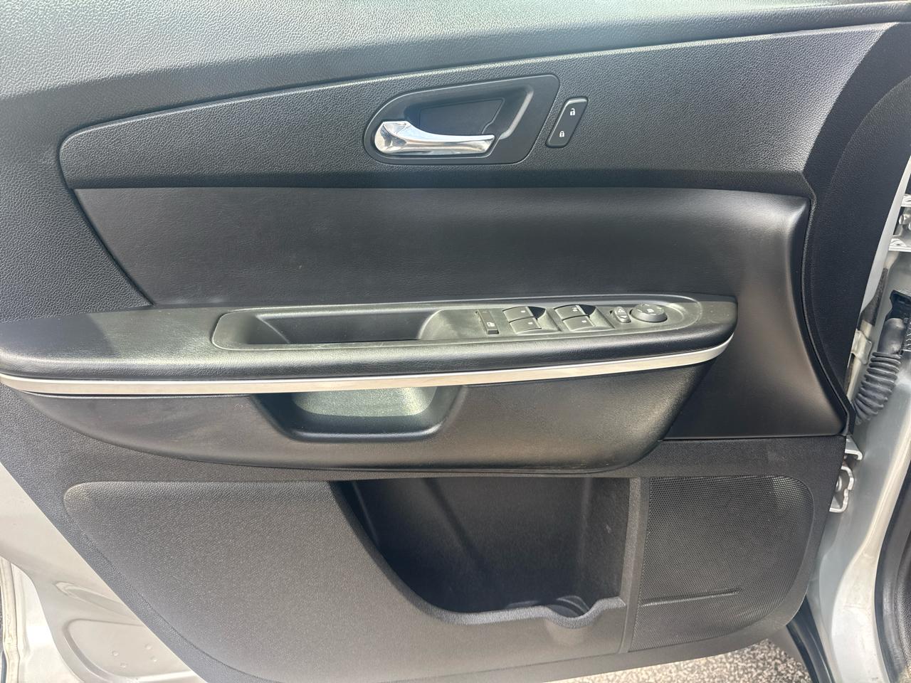 GMC Acadia FWD 4dr SLE 2012