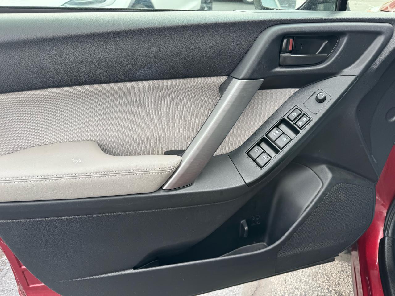 Subaru Forester 4dr CVT 2.5i PZEV 2016