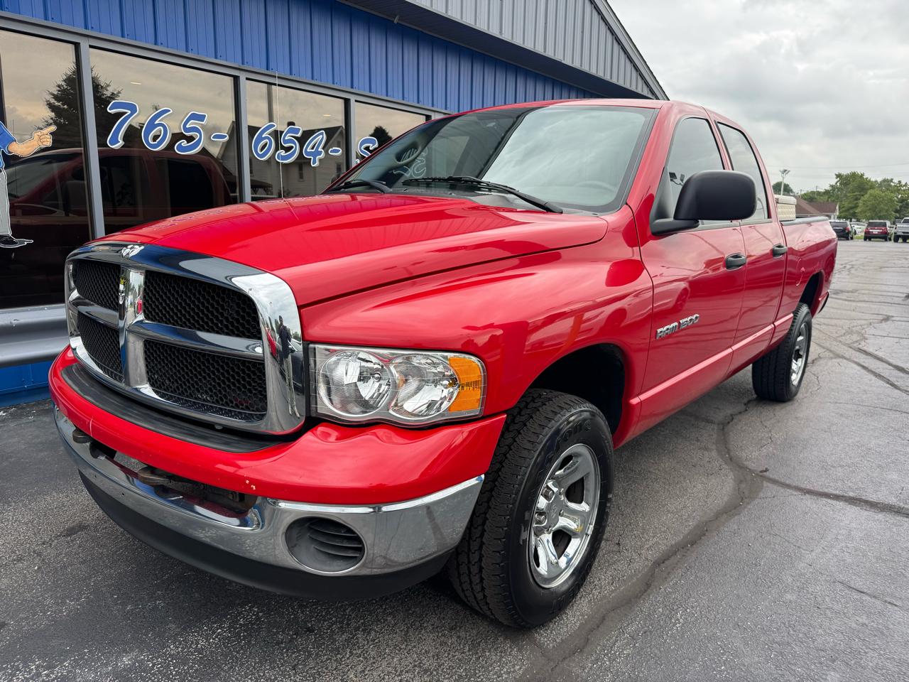 2005 Dodge Ram 1500 4dr Quad Cab 140.5" WB 4WD SLT