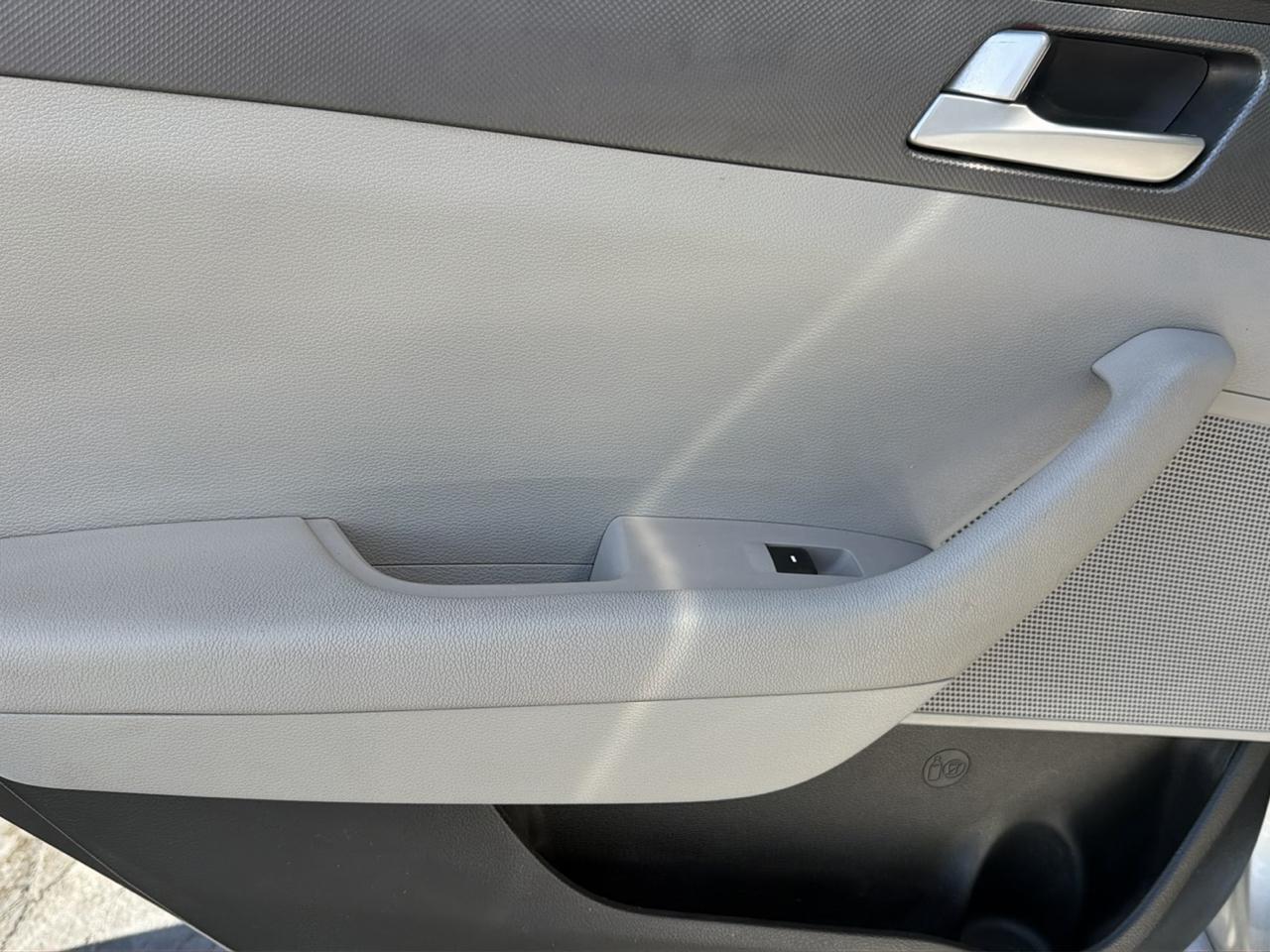 Hyundai Sonata 4dr Sdn 2.4L SE 2016