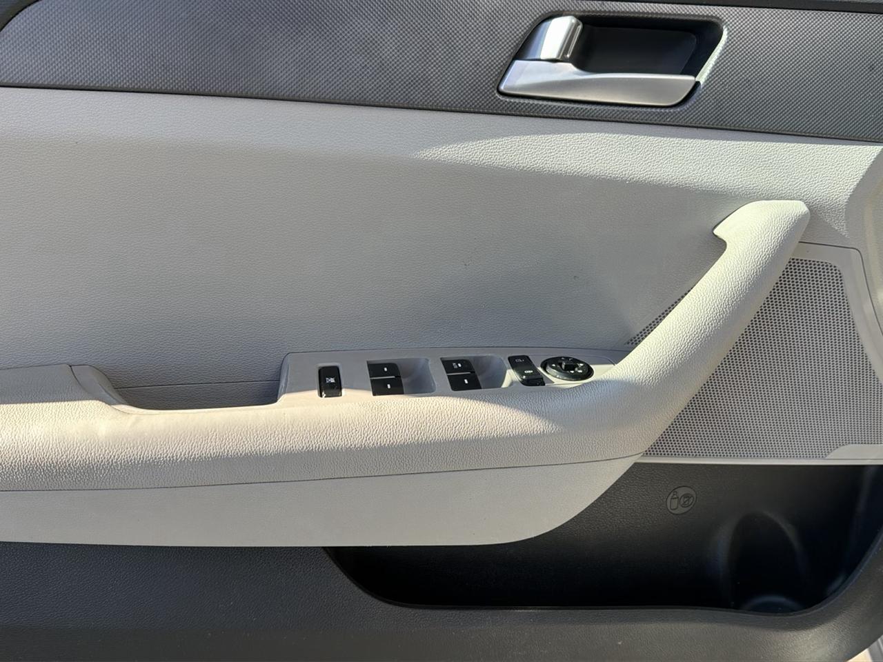Hyundai Sonata 4dr Sdn 2.4L SE 2016