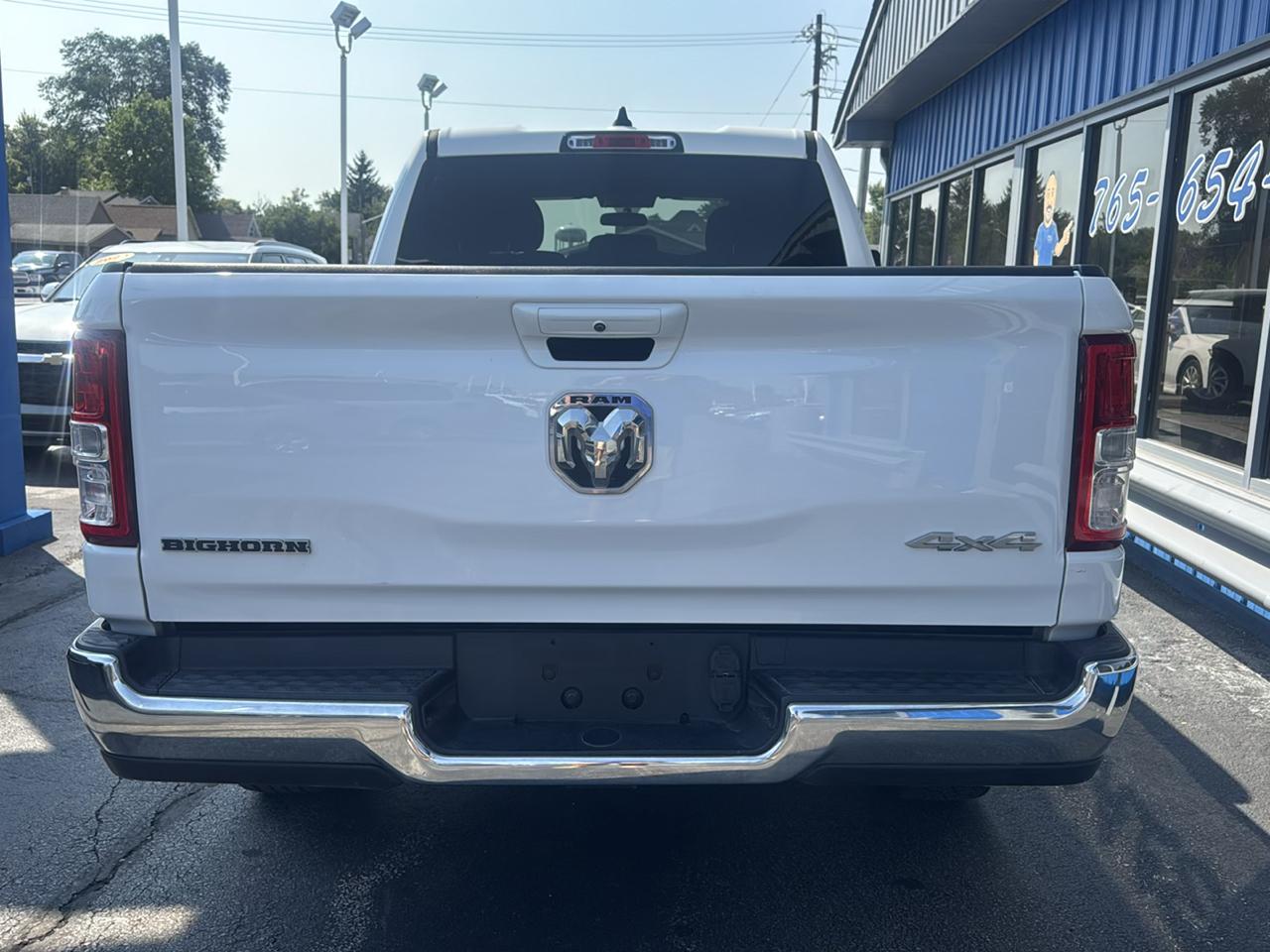 RAM 1500 Big Horn 4x4 Quad Cab 6'4" Box 2022