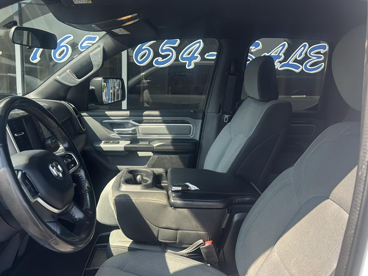 RAM 1500 Big Horn 4x4 Quad Cab 6'4" Box 2022