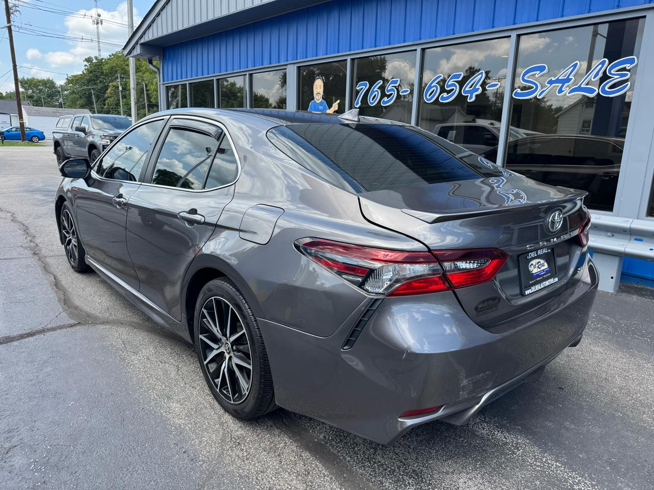 Toyota Camry SE Auto (Natl) 2021