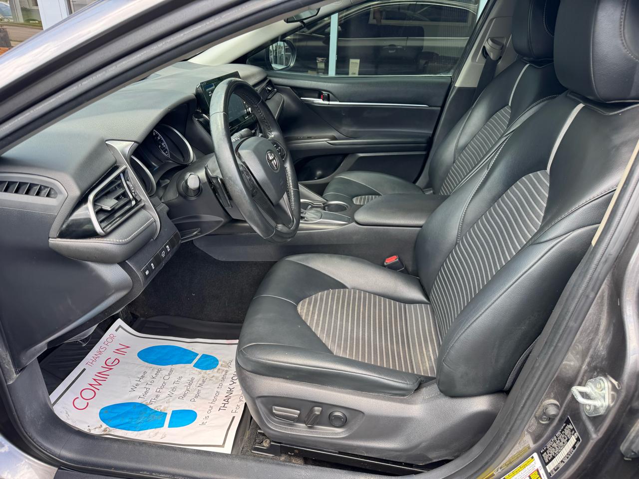 Toyota Camry SE Auto (Natl) 2021