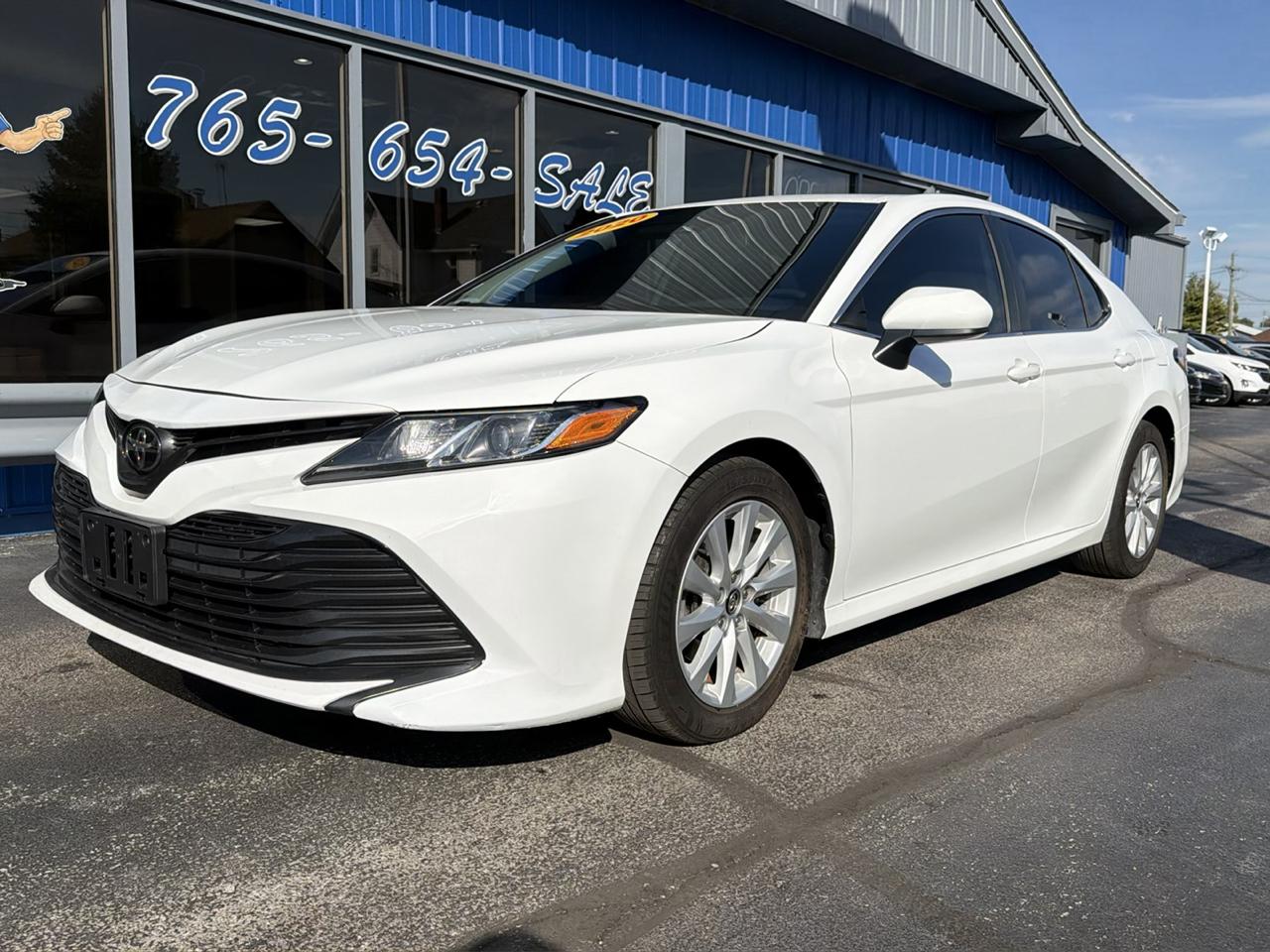 Toyota Camry LE Auto (Natl) 2020