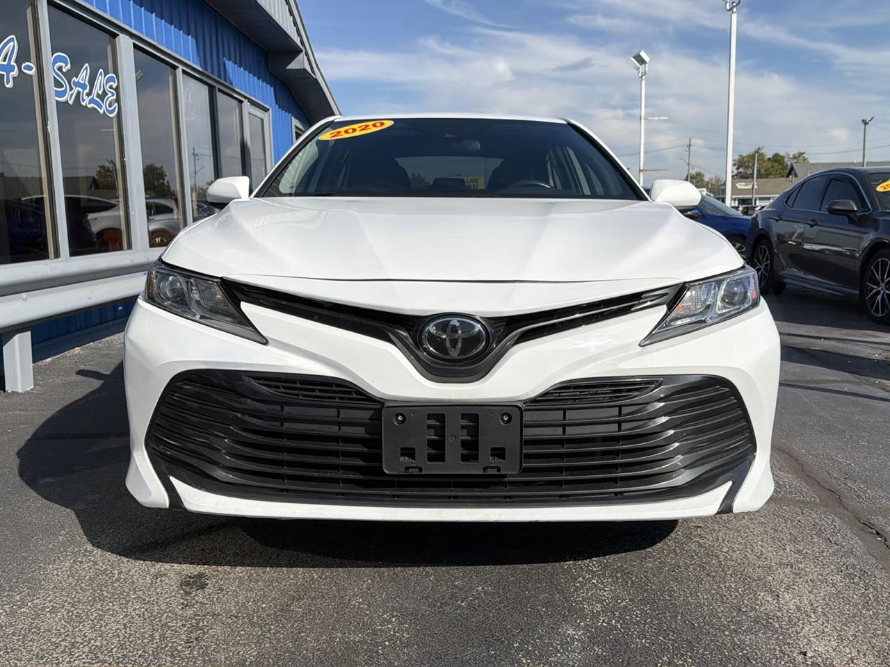 Toyota Camry LE Auto (Natl) 2020