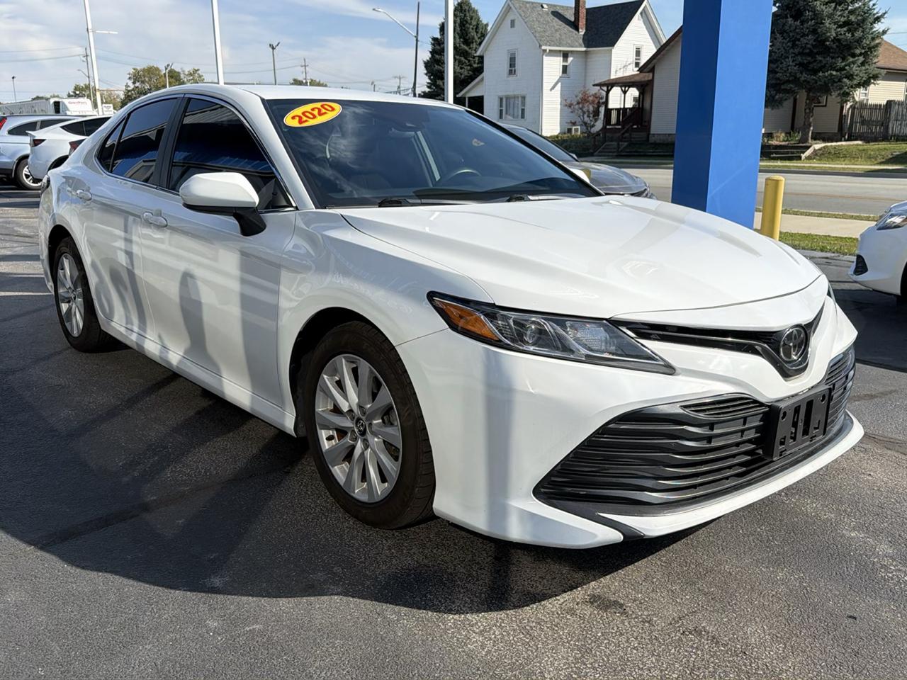 Toyota Camry LE Auto (Natl) 2020