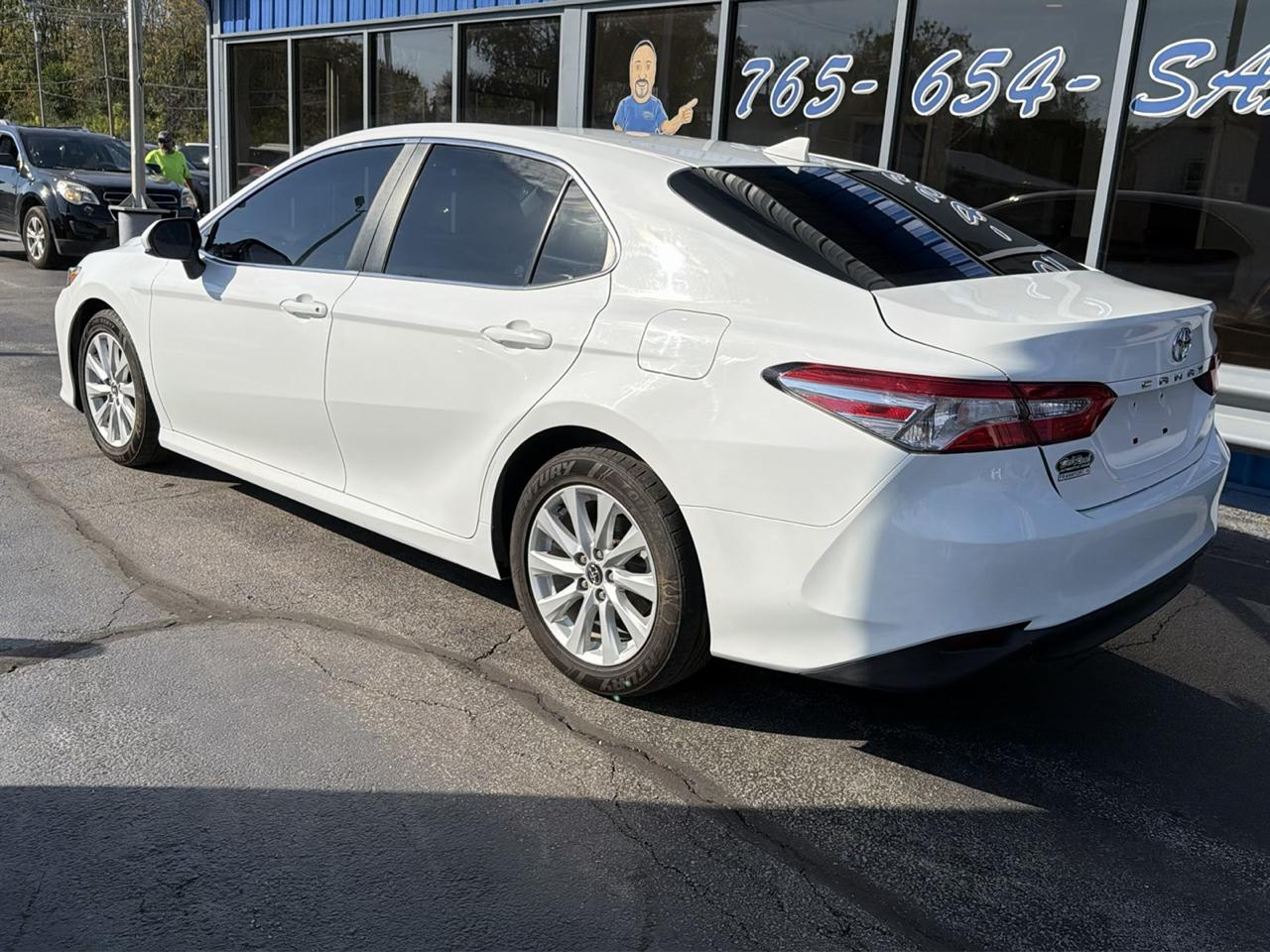Toyota Camry LE Auto (Natl) 2020