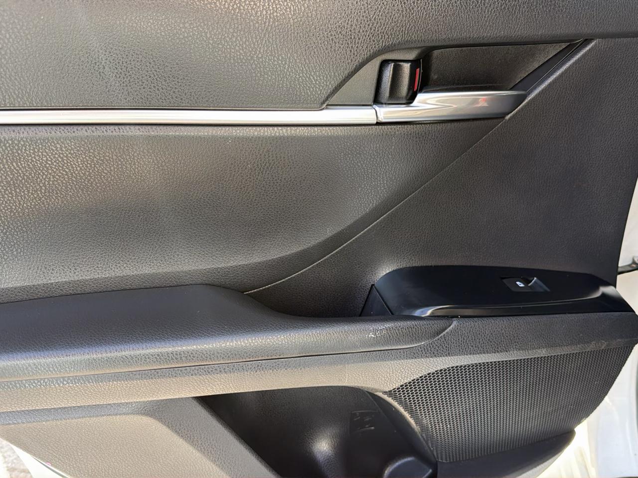 Toyota Camry LE Auto (Natl) 2020