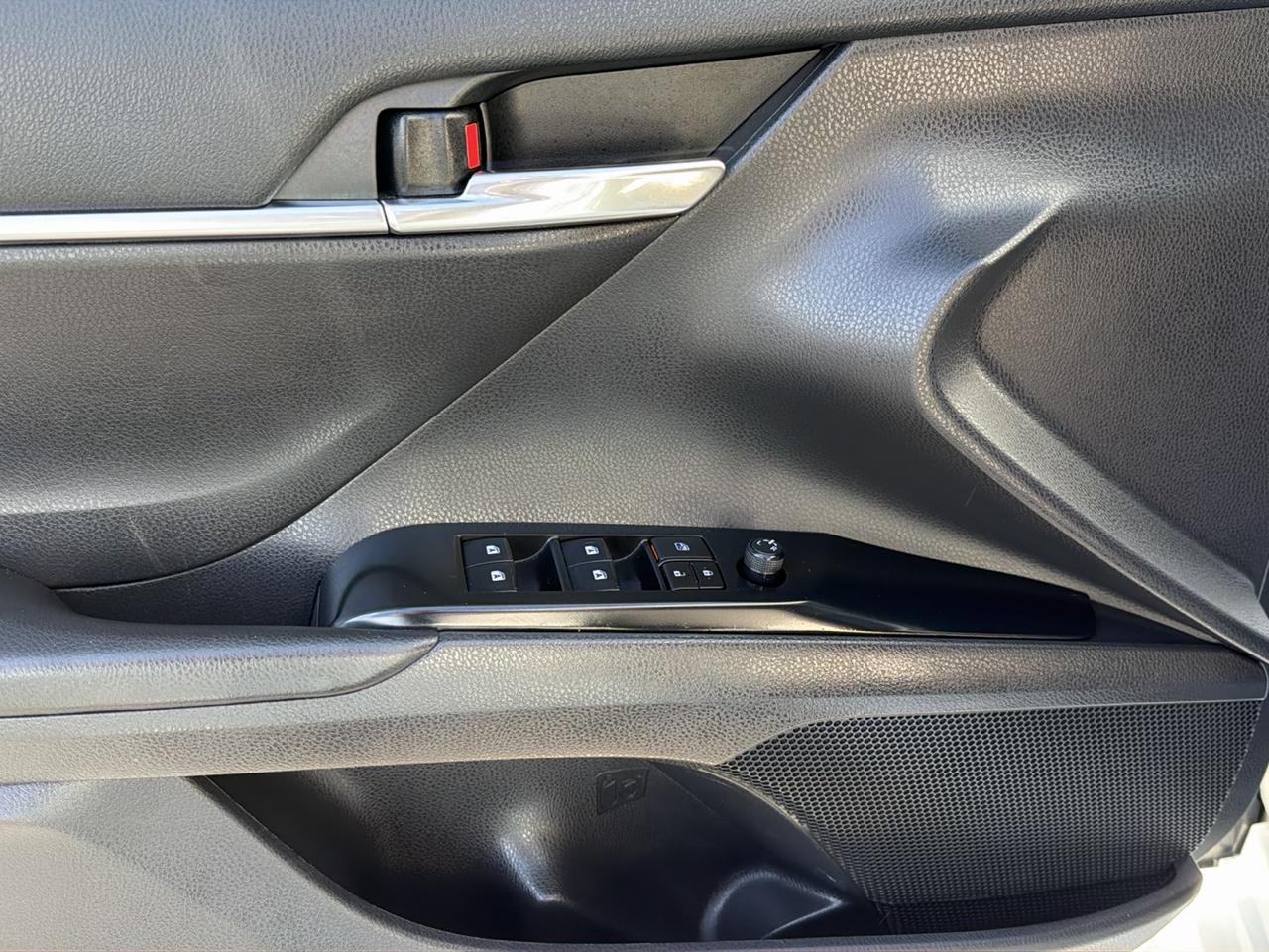 Toyota Camry LE Auto (Natl) 2020