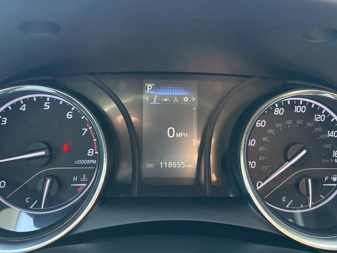 Toyota Camry LE Auto (Natl) 2020