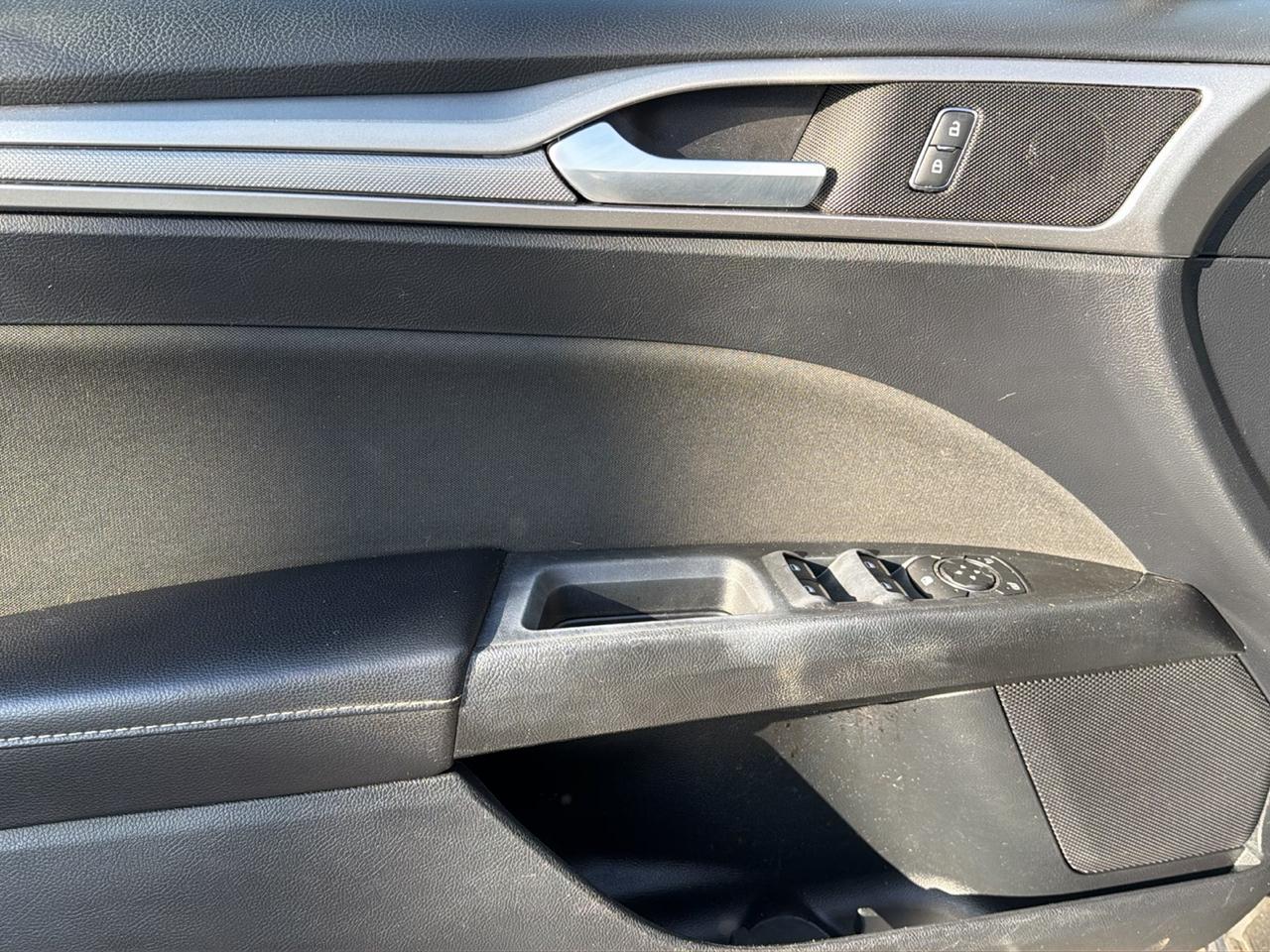 Ford Fusion SE FWD 2020