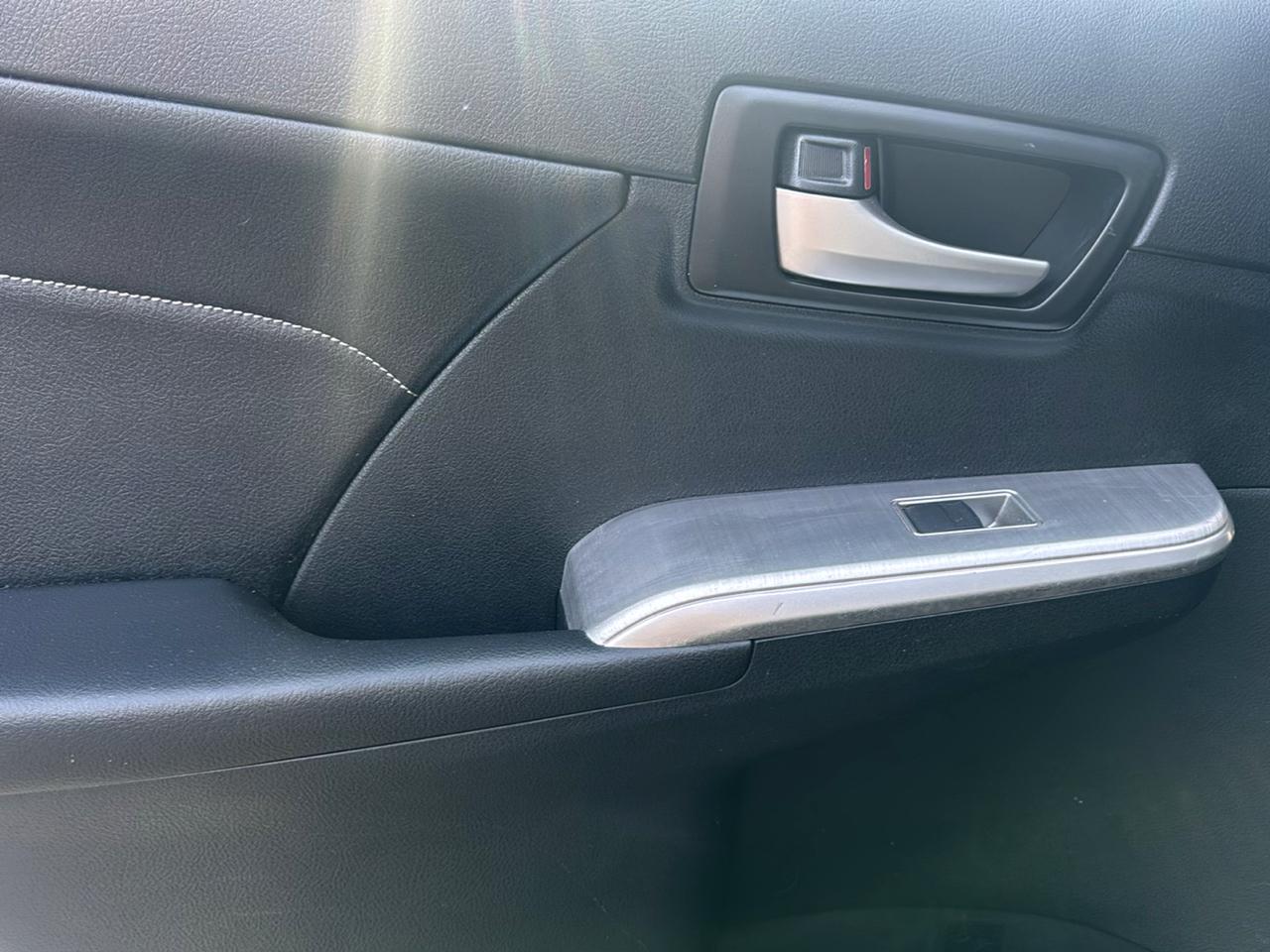 Toyota Camry 4dr Sdn V6 Auto SE (Natl) 2013