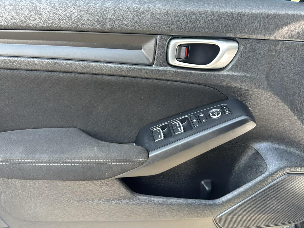 Honda Civic Hatchback LX CVT 2023