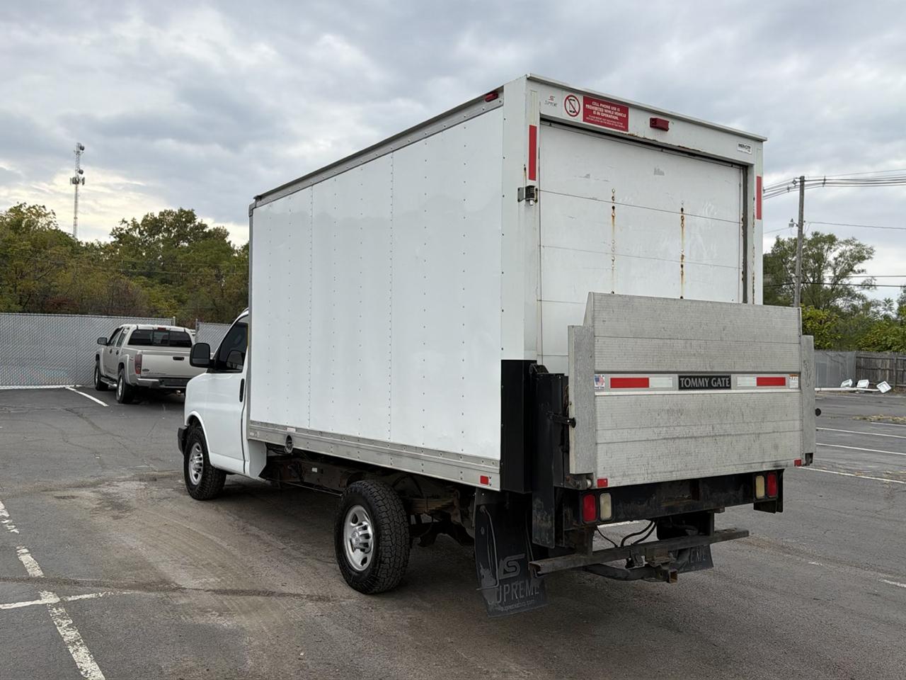 Chevrolet Express Commercial Cutaway 3500 Van 139" 2017