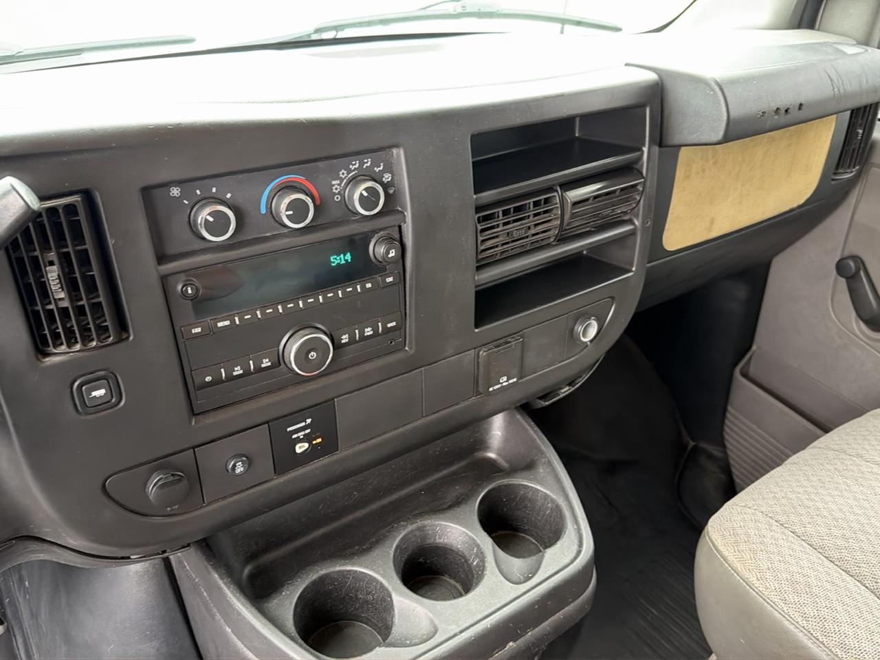 Chevrolet Express Commercial Cutaway 3500 Van 139" 2017