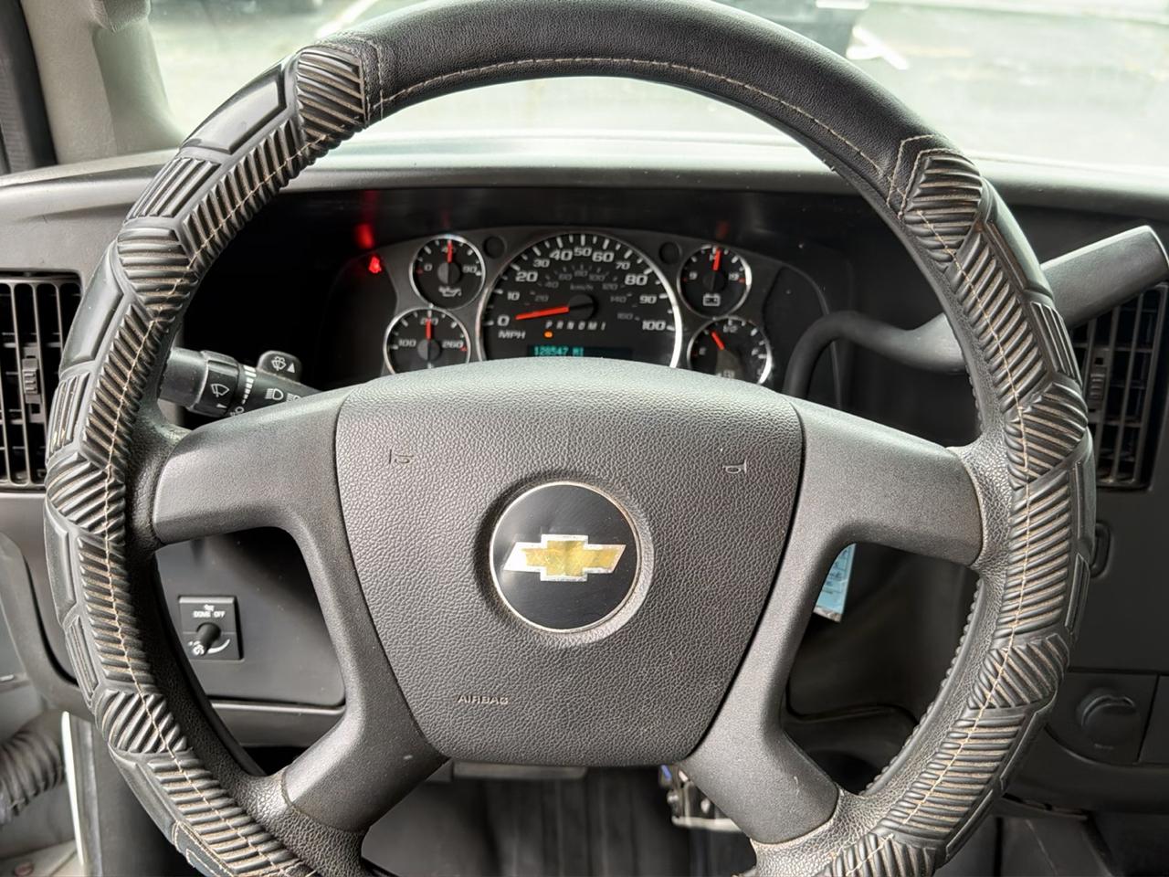 Chevrolet Express Commercial Cutaway 3500 Van 139" 2017