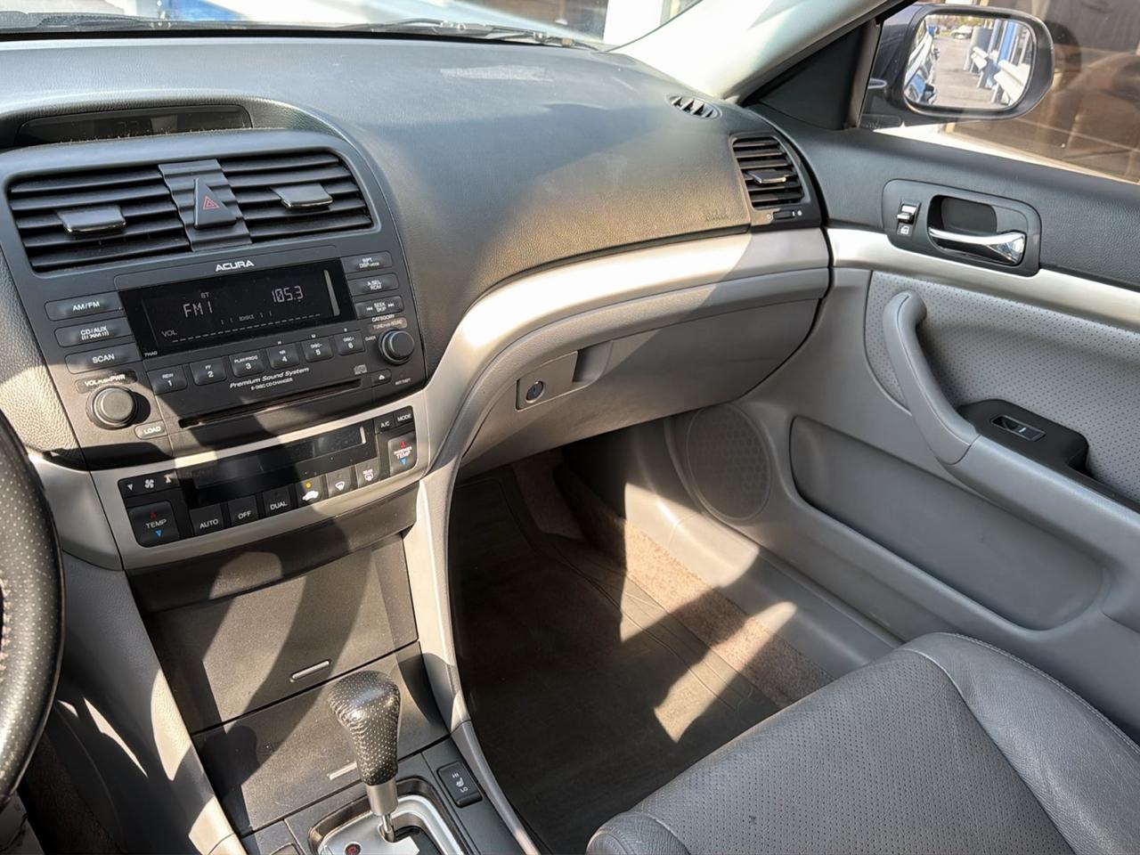 Acura TSX 4dr Sdn AT 2005