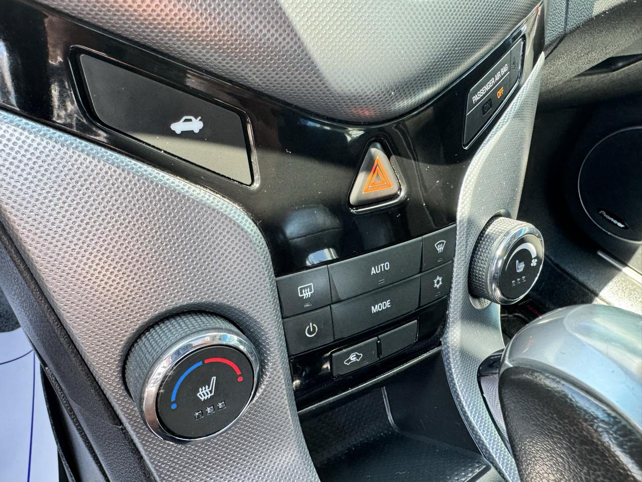 Chevrolet Cruze 4dr Sdn LTZ 2015