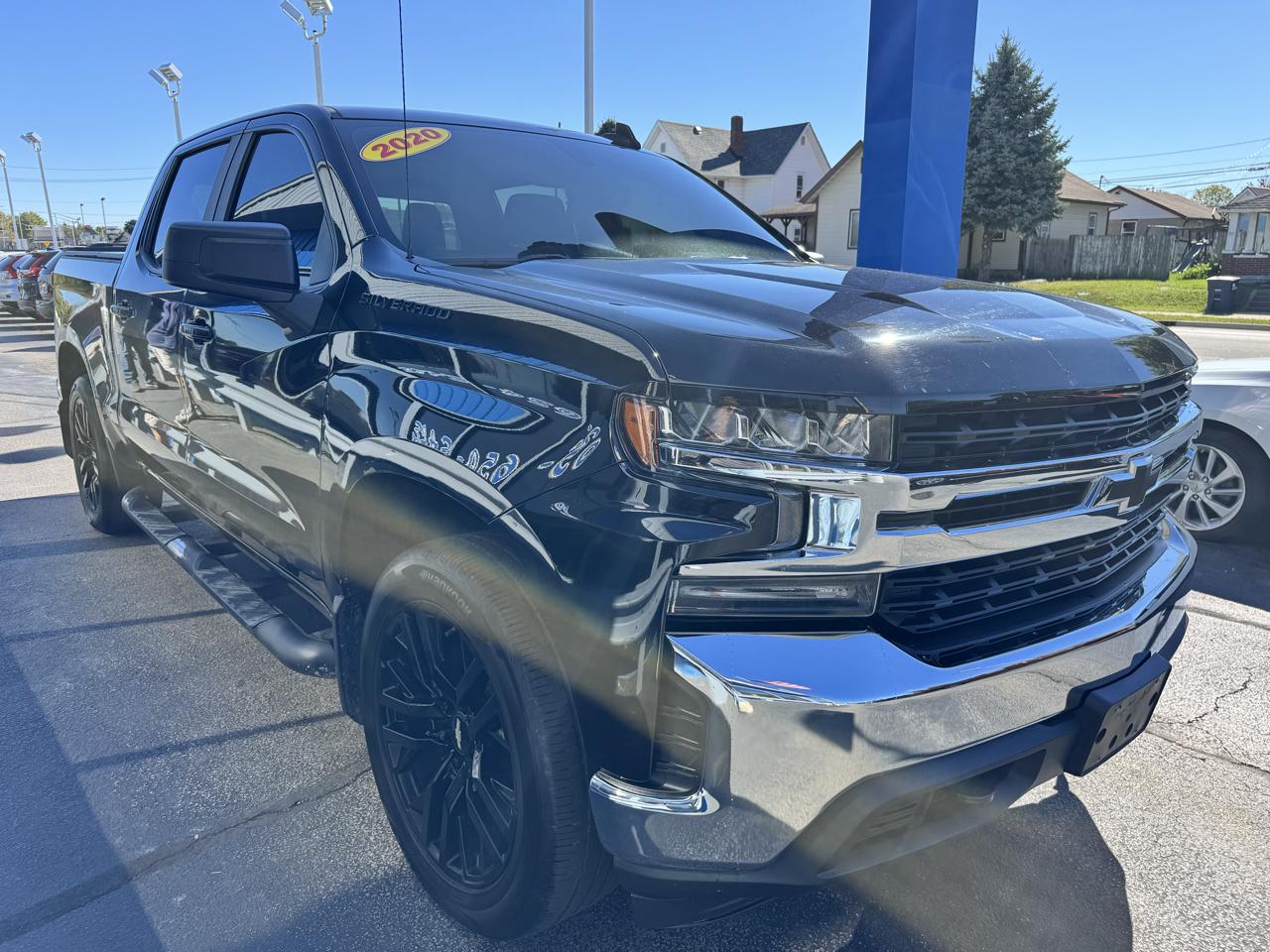 Chevrolet Silverado 1500 4WD Crew Cab 147" LT 2020