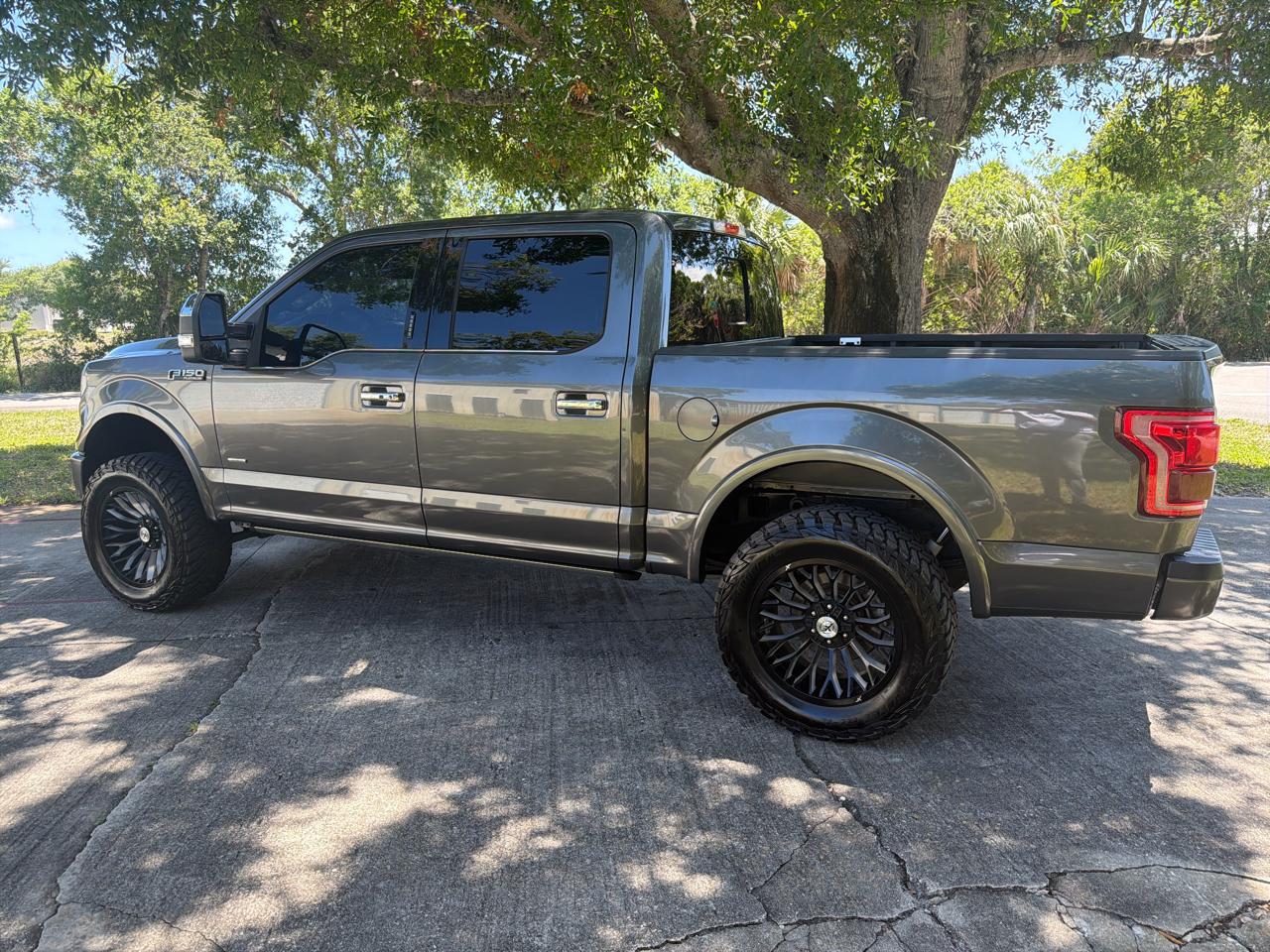 Ford F-150 XL SuperCrew 5.5-ft. Bed 4WD 2015