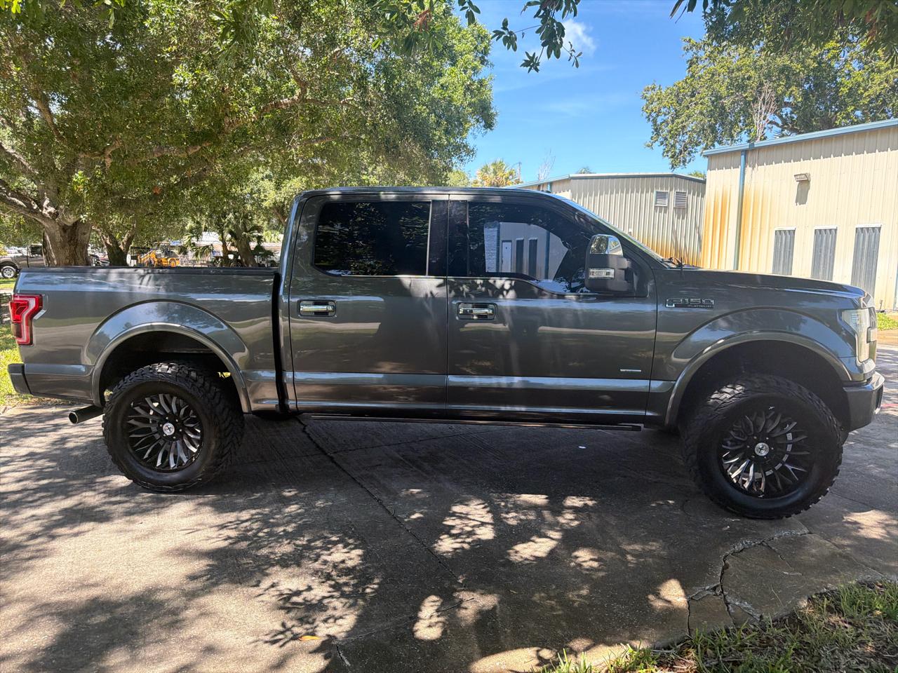 Ford F-150 XL SuperCrew 5.5-ft. Bed 4WD 2015