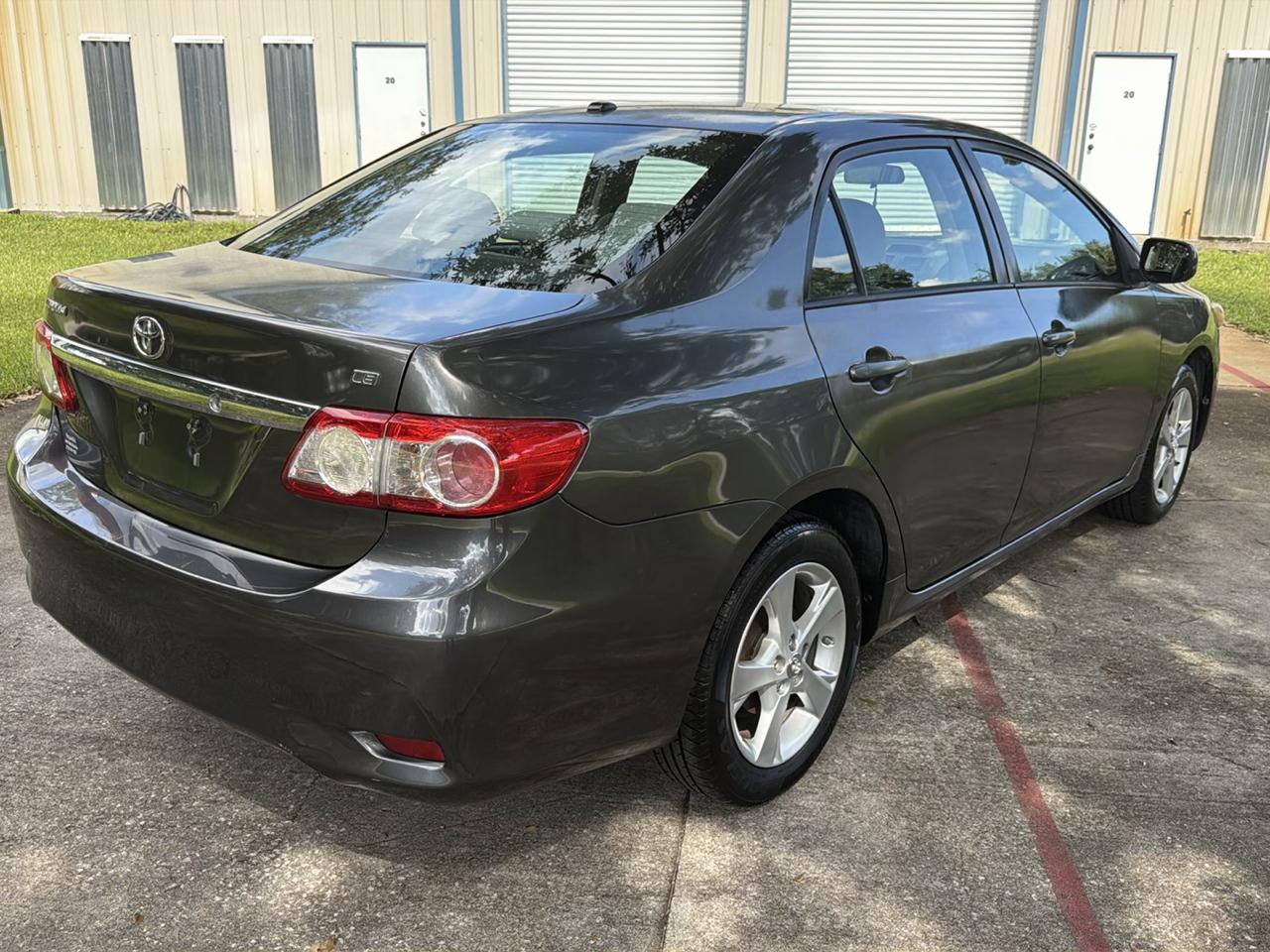 Toyota Corolla 4dr Sdn Auto S (Natl) 2012