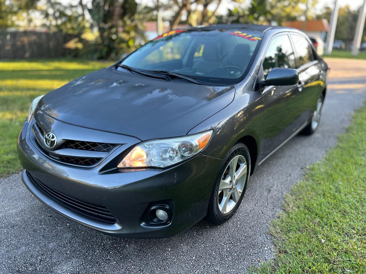 Toyota Corolla 4dr Sdn Auto S (Natl) 2012