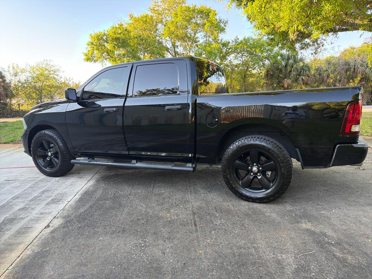 RAM 1500 Tradesman/Express Crew Cab SWB 2WD 2014