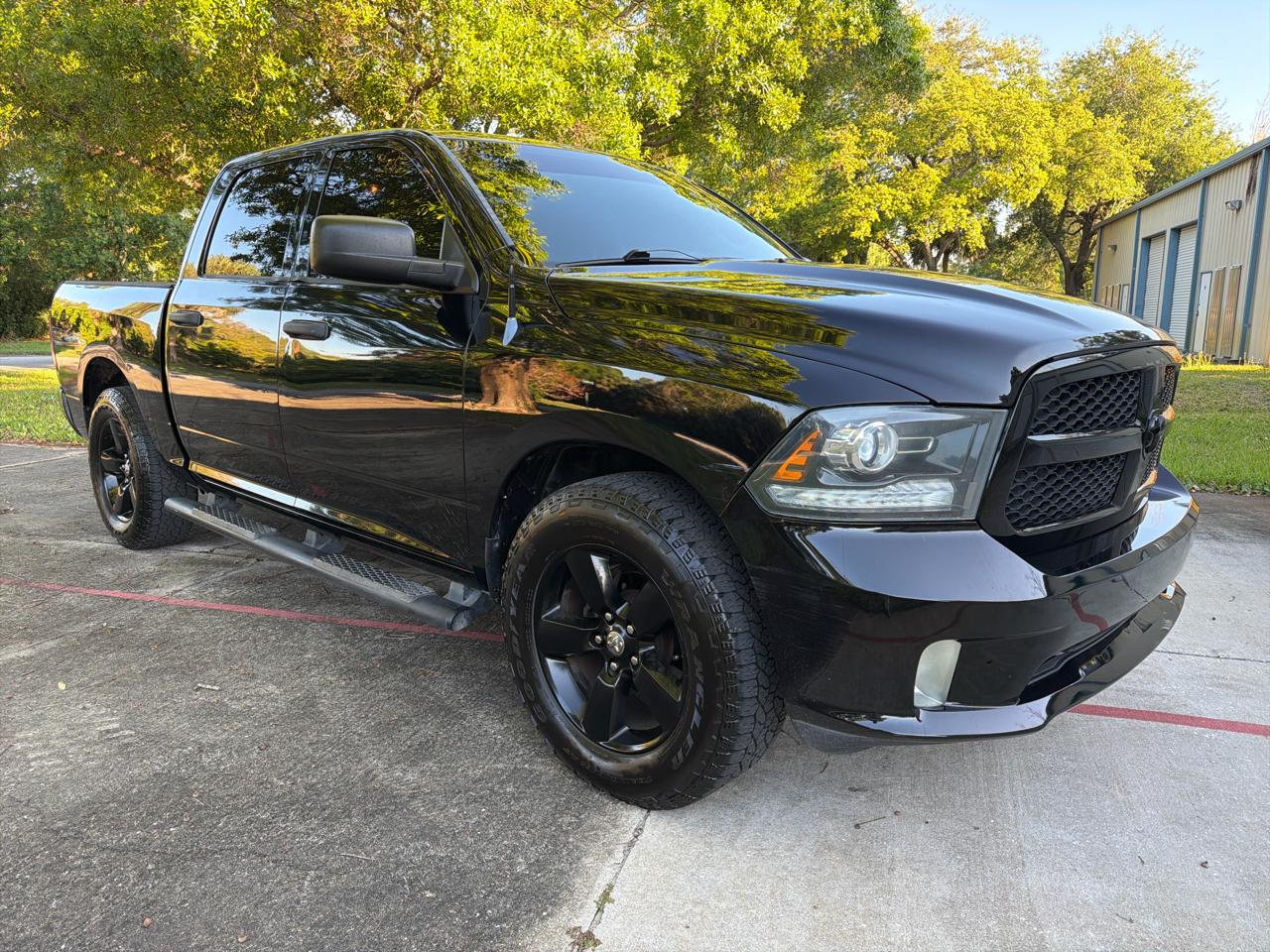RAM 1500 Tradesman/Express Crew Cab SWB 2WD 2014