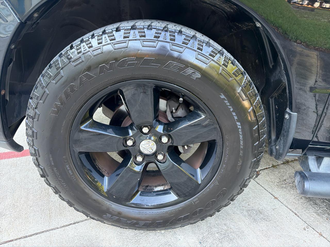 RAM 1500 Tradesman/Express Crew Cab SWB 2WD 2014