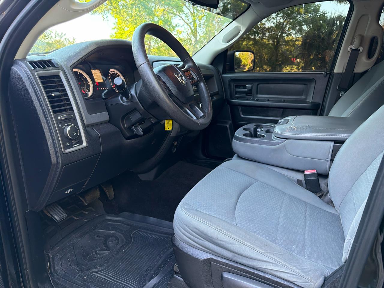 RAM 1500 Tradesman/Express Crew Cab SWB 2WD 2014