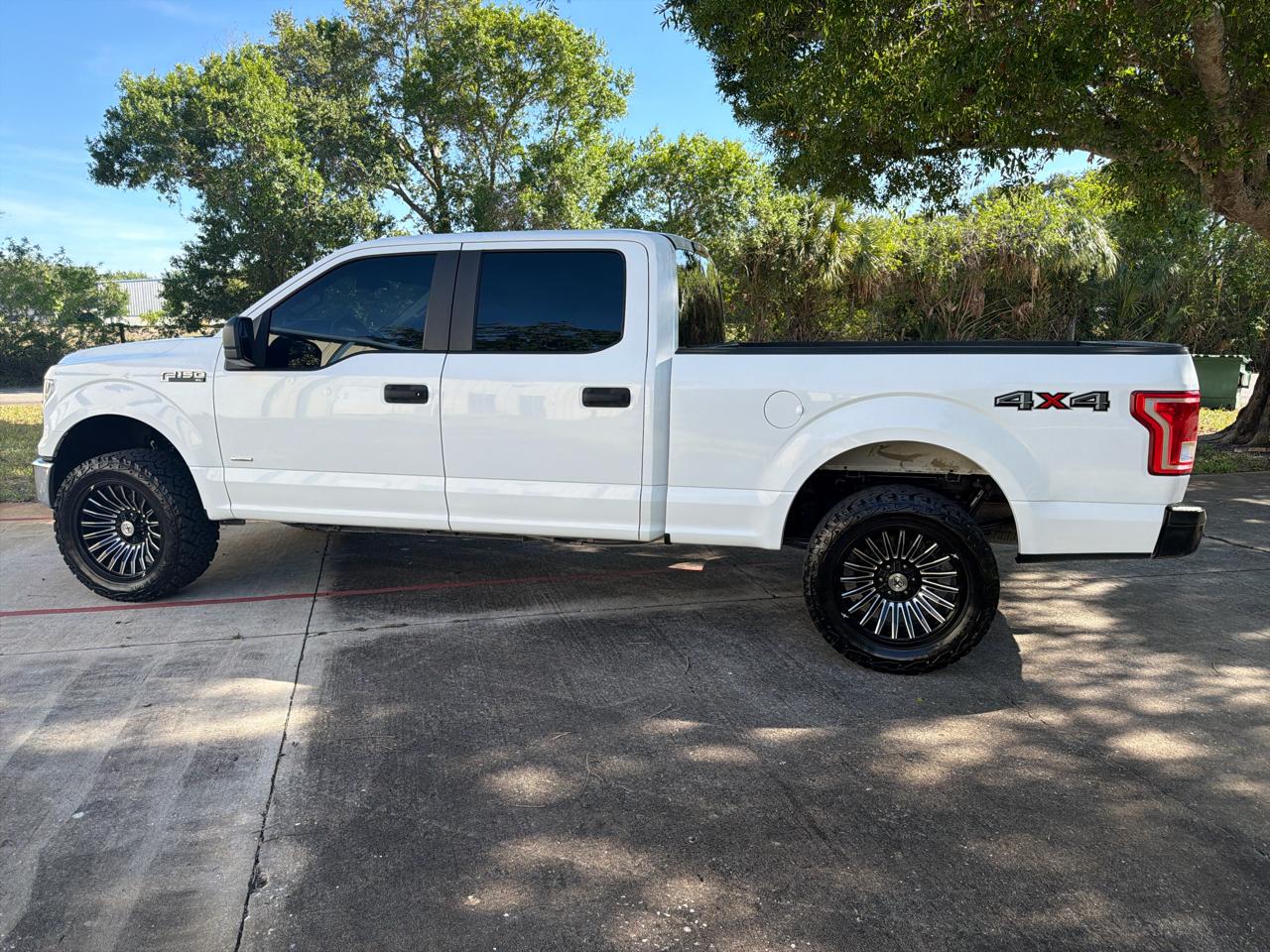 Ford F-150 4WD SuperCrew 139" XL 2015