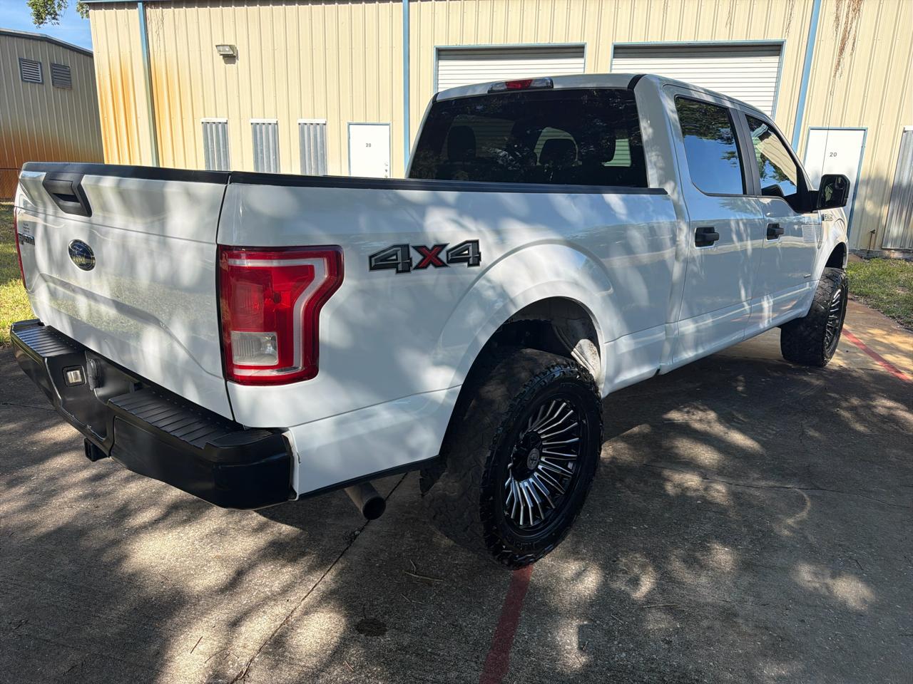 Ford F-150 4WD SuperCrew 139" XL 2015